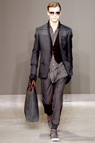 Louis Vuitton / - 2010-2011